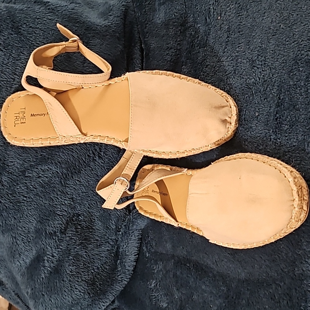 Sandal
